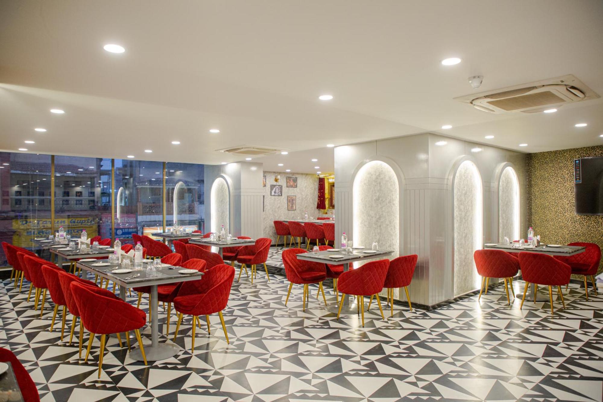 Pearl Courtyard होटल